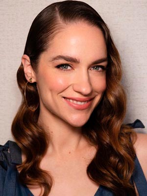 Мелани Скрофанов роли Даны Сайпресс